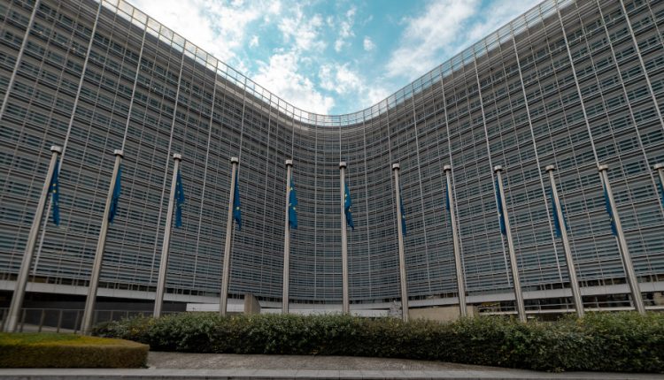 Comisia Europeană,